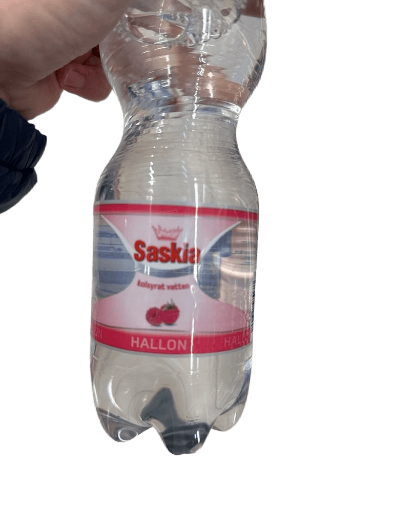Saskia Kolsyrat Vatten Hallon plastic bottle